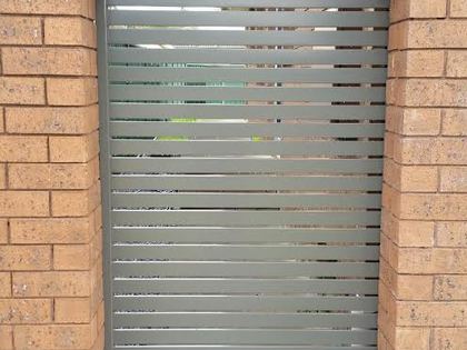 Slat gates