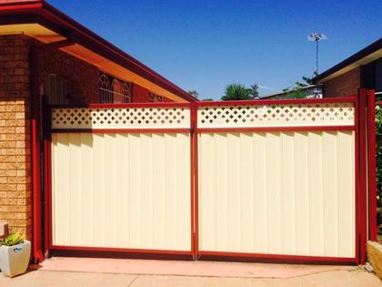 Lattice-top gates