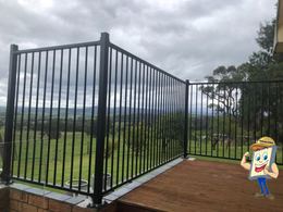 Aluminium flat top pool fencing