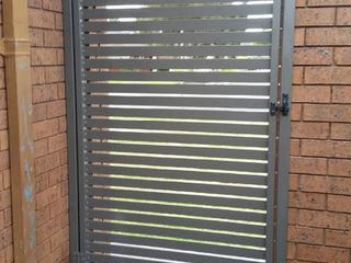 Slat gates